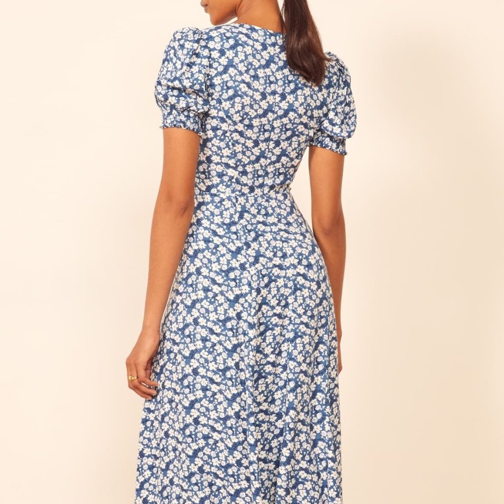 🚫 SOLD 🚫 REFORMATION Lacey Smocked Sleeve Dress - Picture 2 of 7